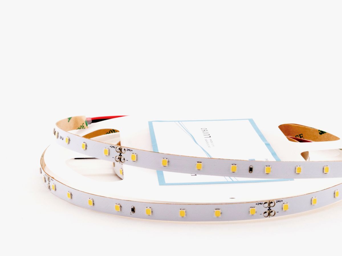 Светодиодная лента LEDS POWER 2835 64/м (6Вт/м) 24В холодная LUX160 006024 в #REGION_NAME_DECLINE_PP#