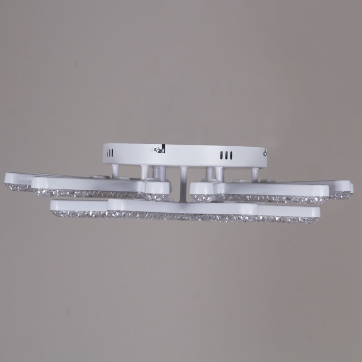 Потолочная люстра Reluce 72190-0.3-09 WH в Санкт-Петербурге