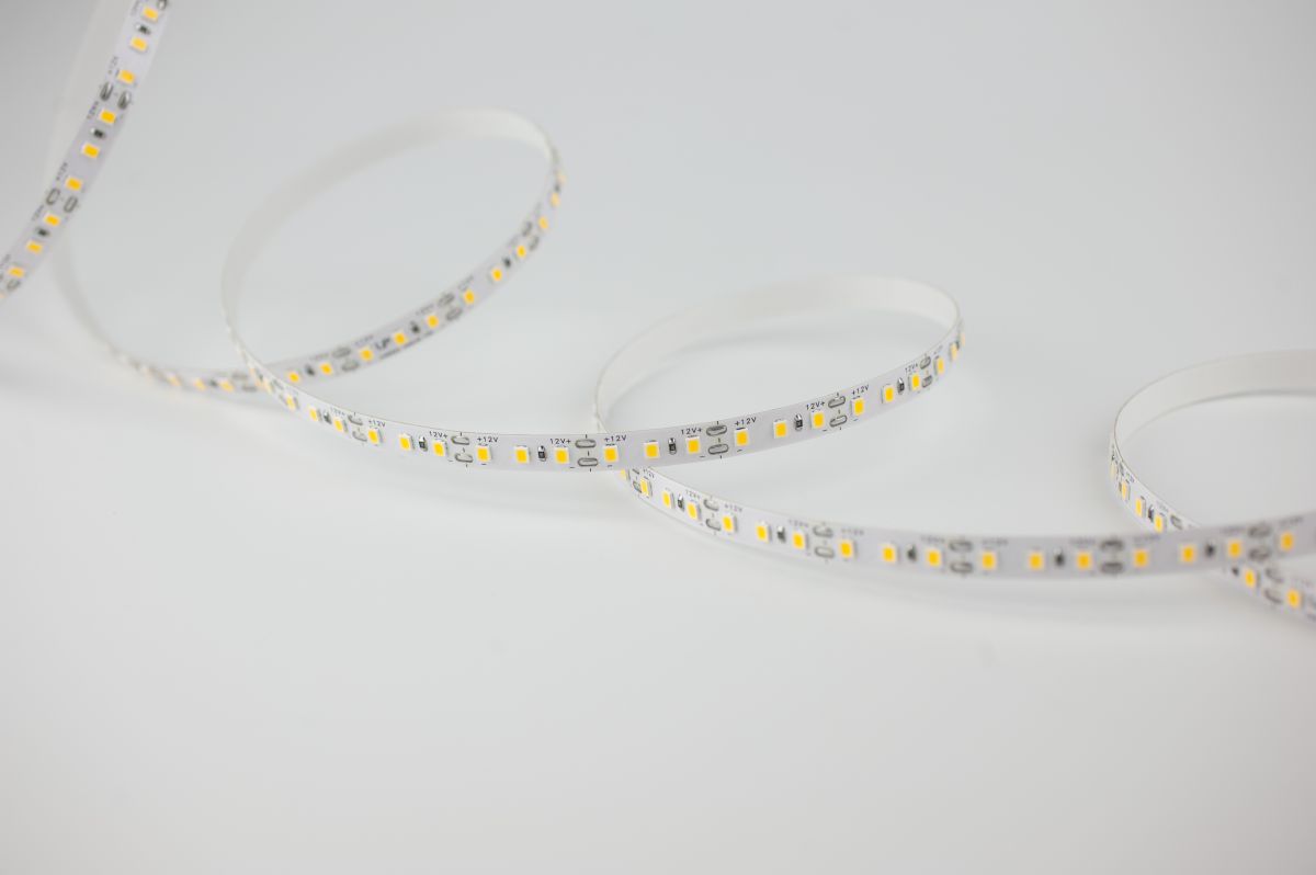 Светодиодная лента LEDS POWER 2835 120/м (10Вт/м) 12В нейтральная 008639 в #REGION_NAME_DECLINE_PP#