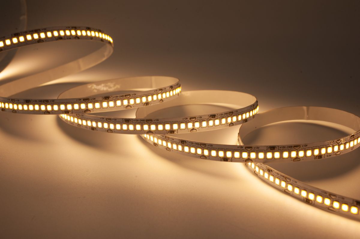 Светодиодная лента LEDS POWER 2835 240/м (21Вт/м) 12В теплая 008783 в #REGION_NAME_DECLINE_PP#