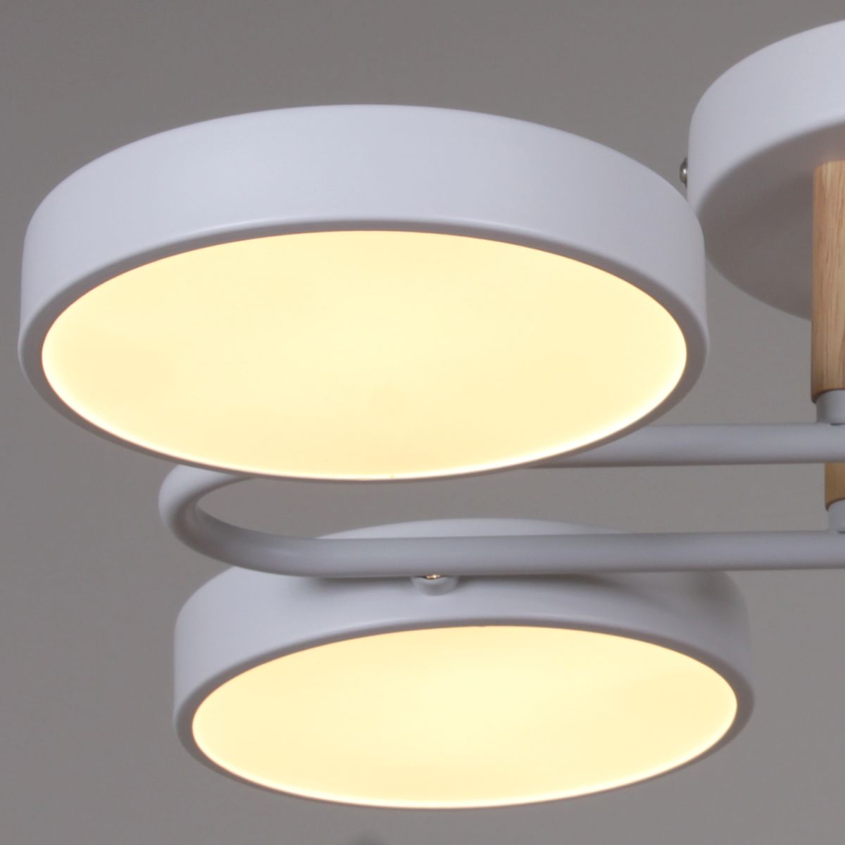Потолочная люстра Reluce 03322-0.3-06 WH+WOOD в Санкт-Петербурге