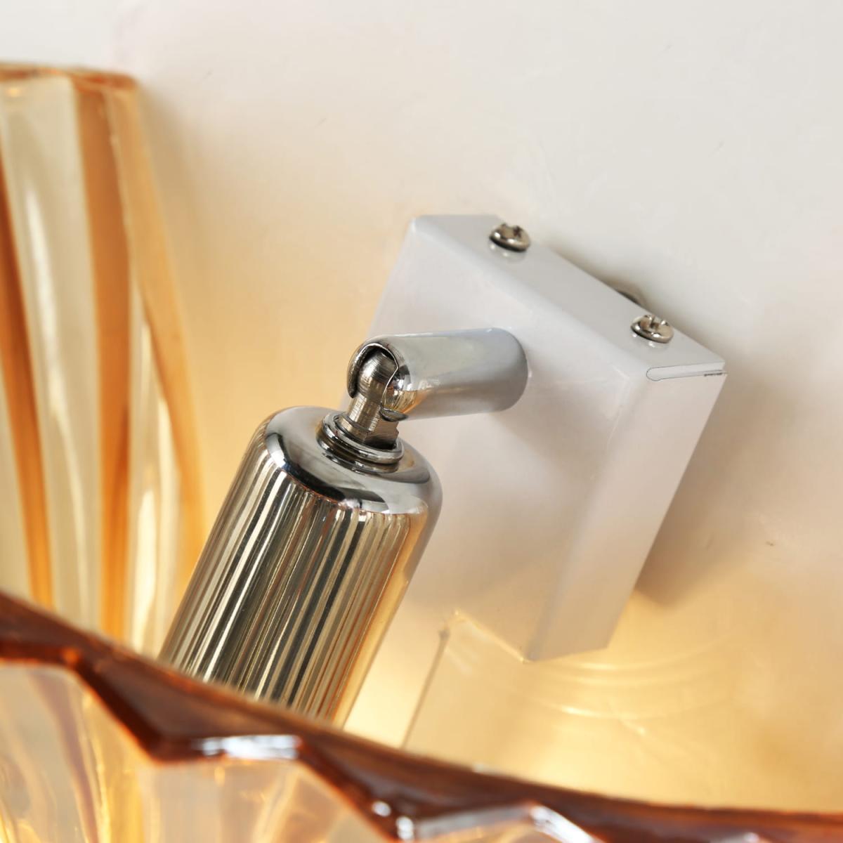 Настенный светильник Favourite Iris 1697-1W в #REGION_NAME_DECLINE_PP#