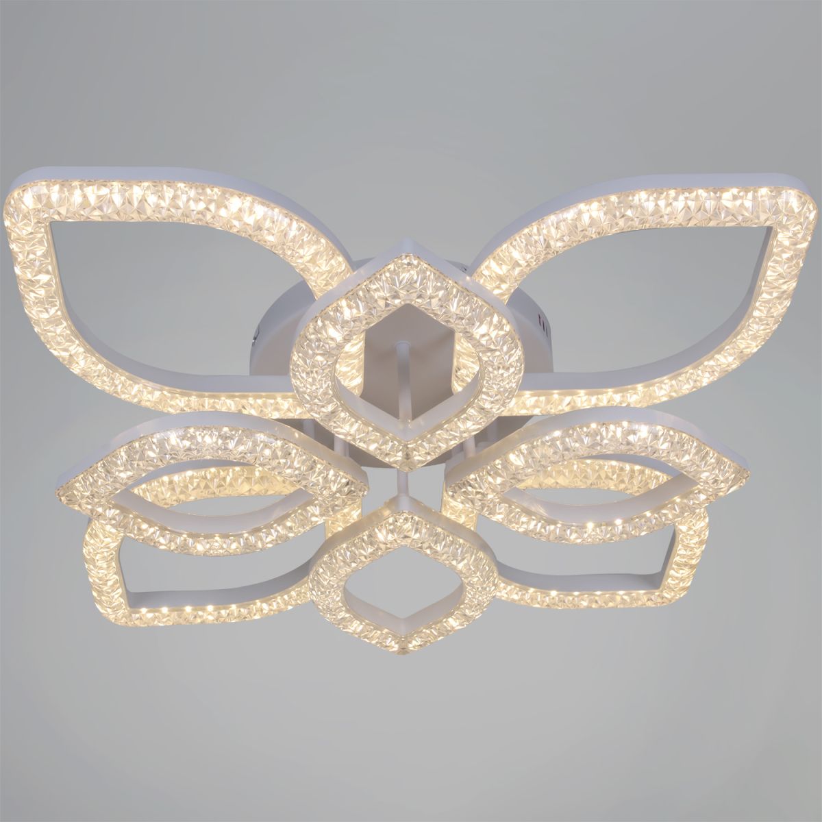 Потолочная люстра Reluce 28120-0.3-4+4C WH в Санкт-Петербурге