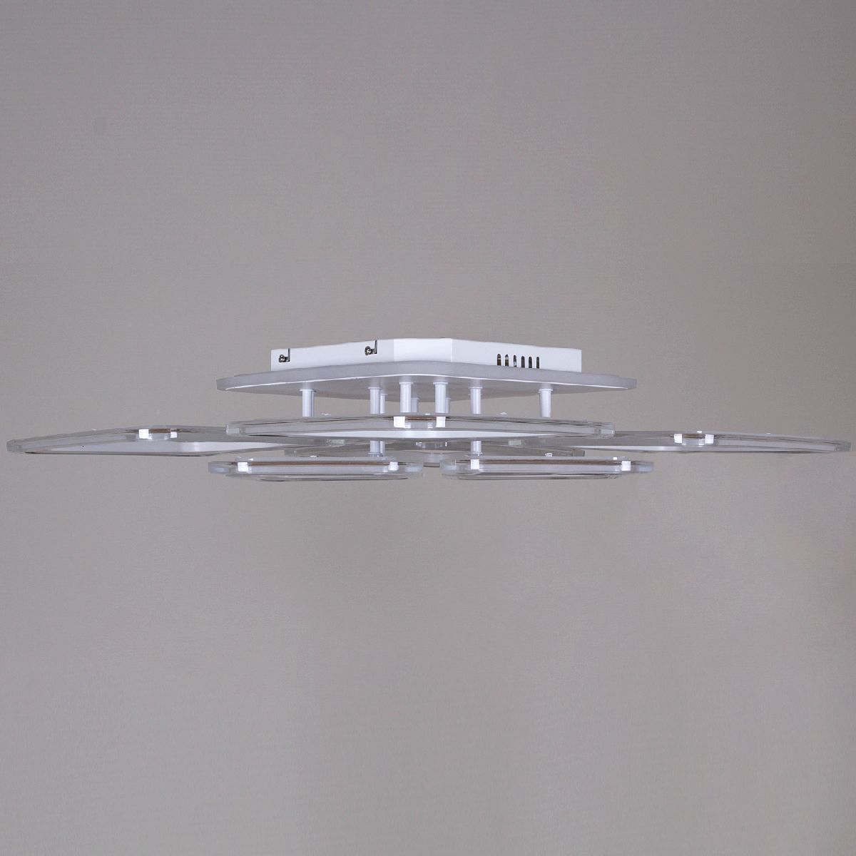 Потолочная люстра Reluce 09826-3.3-4+4A WH (RGB) в Санкт-Петербурге