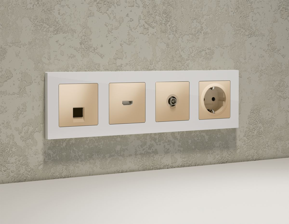 Комплект механизма компьютерной розетки RJ-45 экранированной с автоматической защитной шторкой Alfa Шампань Quant Ambrella Volt MA612005 (AP6120, VM185) в Санкт-Петербурге