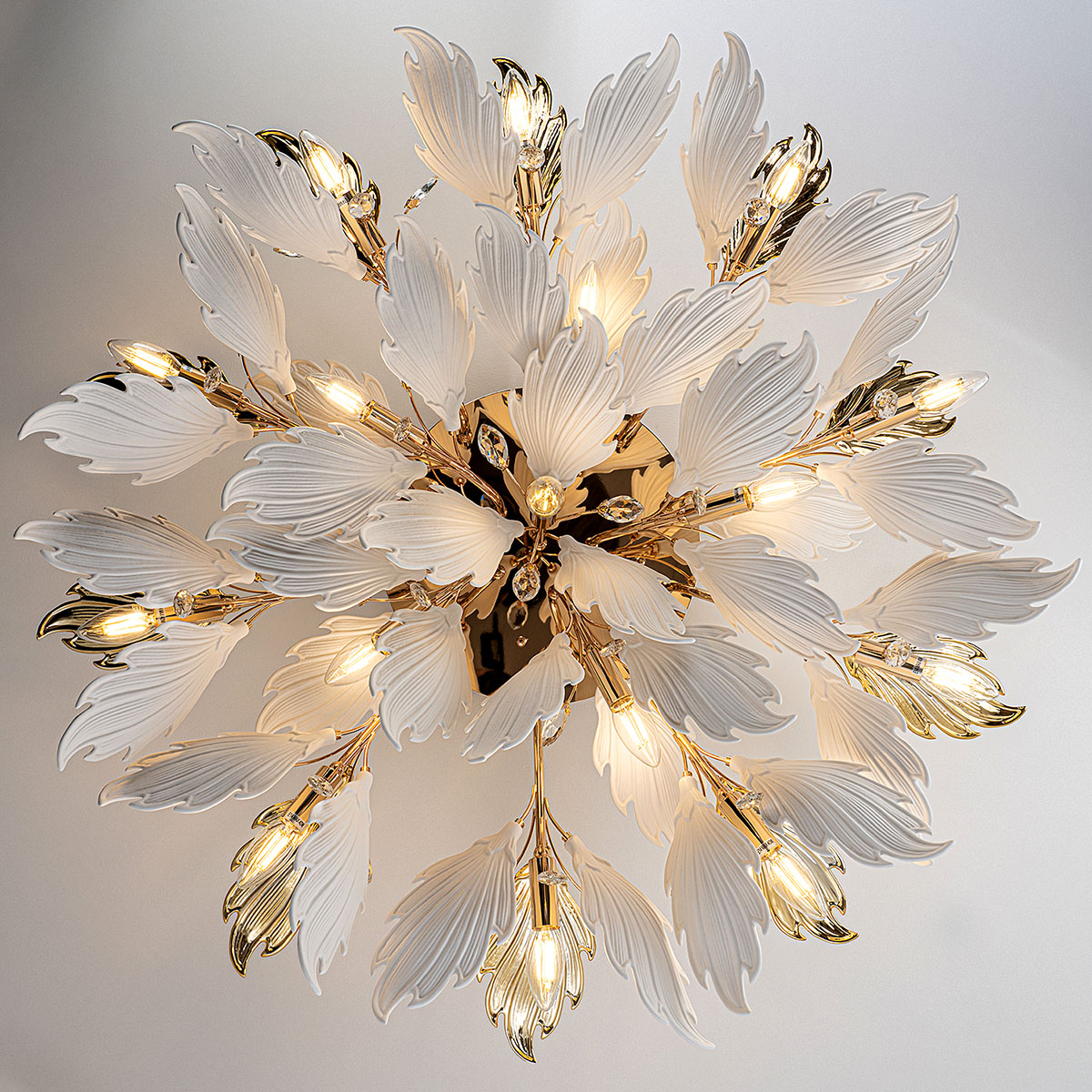 Потолочная люстра Modelux ML.6869.1000 GD в #REGION_NAME_DECLINE_PP#