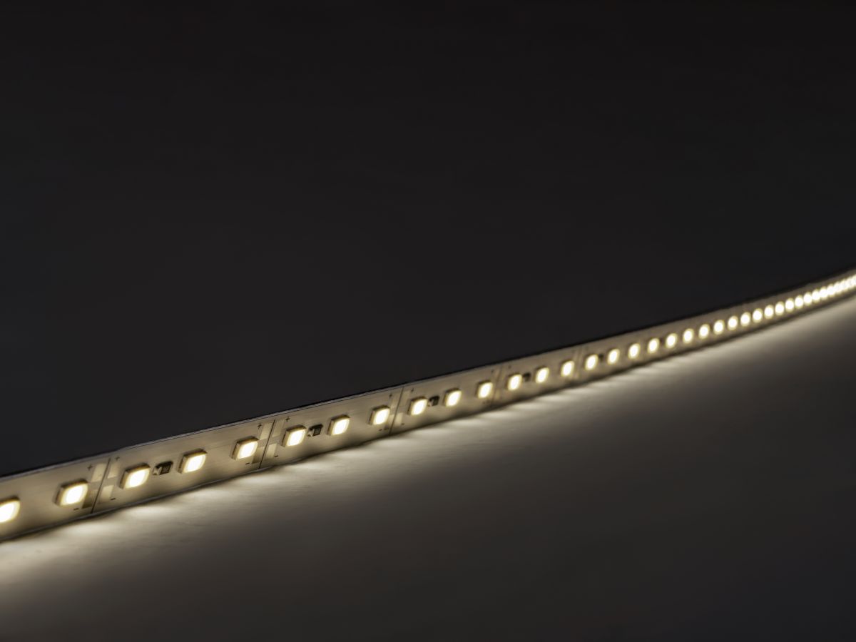 Светодиодная линейка LEDS POWER 1м SMD5730 72шт (3М скотч) 45-50Lm/LED 6000-6500K 643629 в Санкт-Петербурге