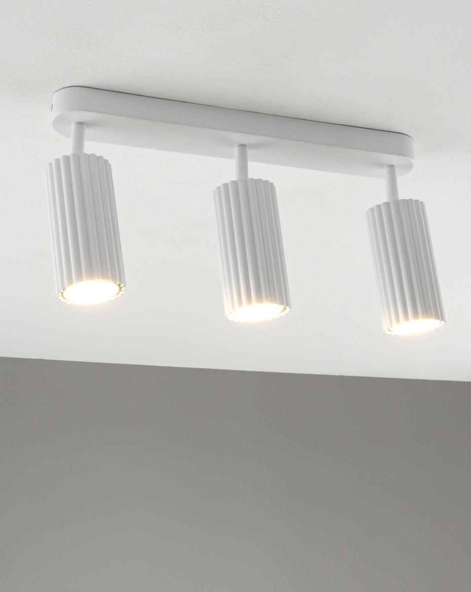 Спот Moderli Cora V11776-3C в #REGION_NAME_DECLINE_PP#