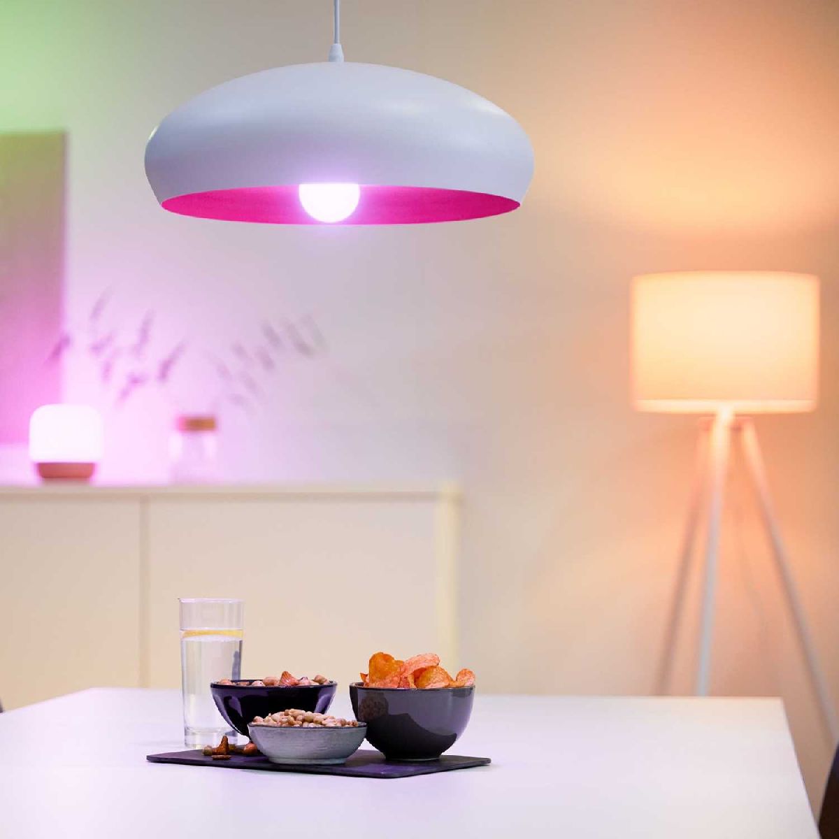 Умная светодиодная лампа Wiz Wi-Fi BLE60WA60E27922-65RGB1PF/6 E27 7W 2200/6500K 929002383602 в Санкт-Петербурге