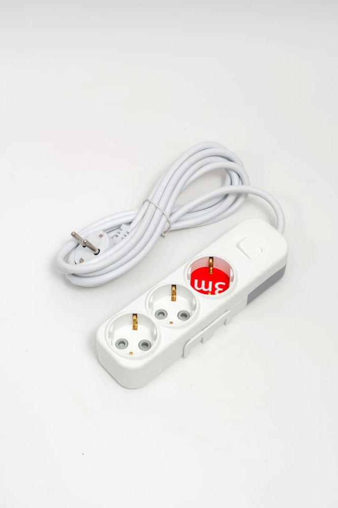 Удлинитель с/з 3вх с защитными шторками с включателем ELBI Myra 527-010203-312 в Санкт-Петербурге