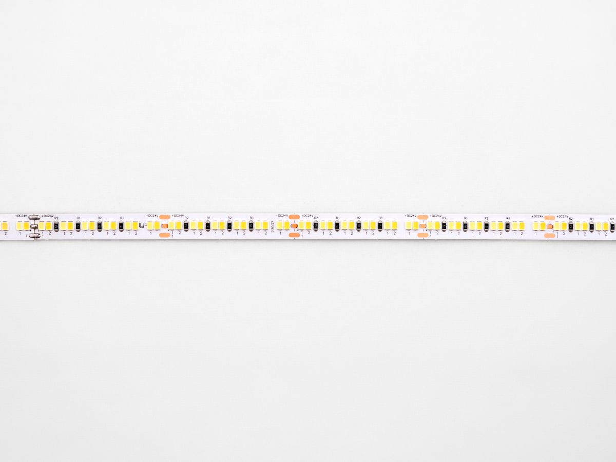 Светодиодная лента LEDS POWER 2835 240/м (24Вт/м) 24В CCT 005829 в #REGION_NAME_DECLINE_PP#