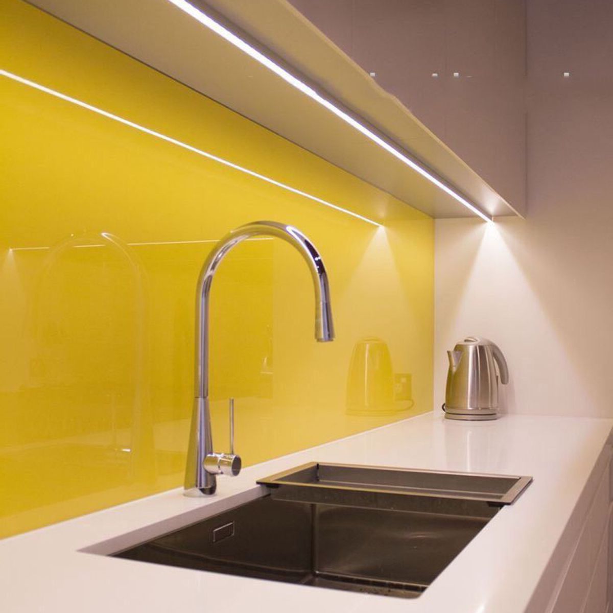 Линейный светильник Reluce 54002-9.5-001QL 4000K LED18W WT в Санкт-Петербурге