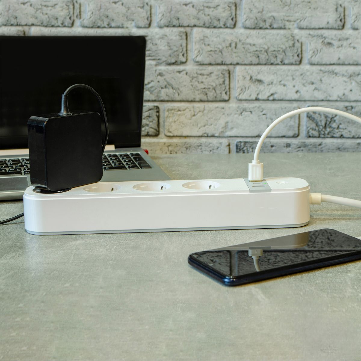 Умный сетевой фильтр Uniel UL-00011386 Wi-Fi. 1.8м Пвс 3х1.5. 4 гнезда. с-з. 2USB+Type-C 5В 3A 16A 3680Вт P-GCL4-1,8 A201/UC/WF WHITE в #REGION_NAME_DECLINE_PP#