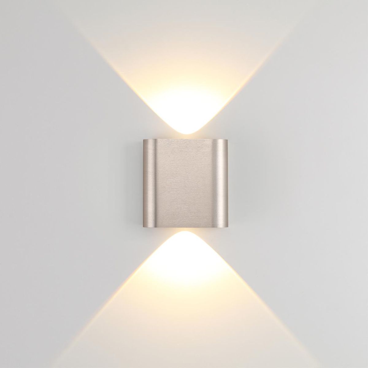 Настенный светильник Odeon Light Hightech Magnum 7106/2WL в Санкт-Петербурге