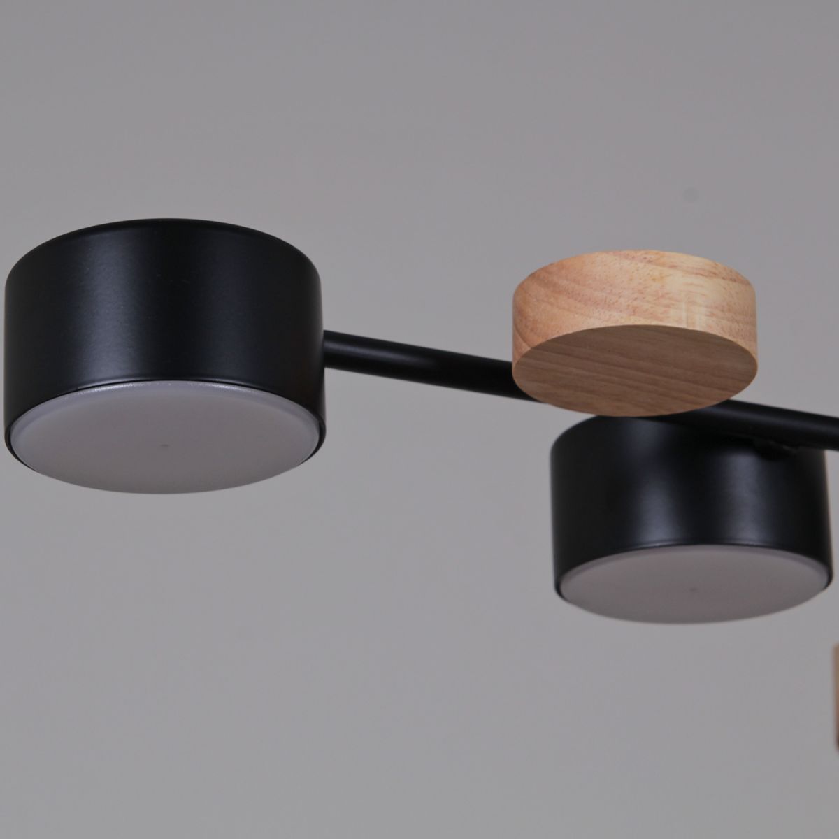 Люстра на штанге Reluce 03758-0.3-10 BK+WOOD GX53 в Санкт-Петербурге