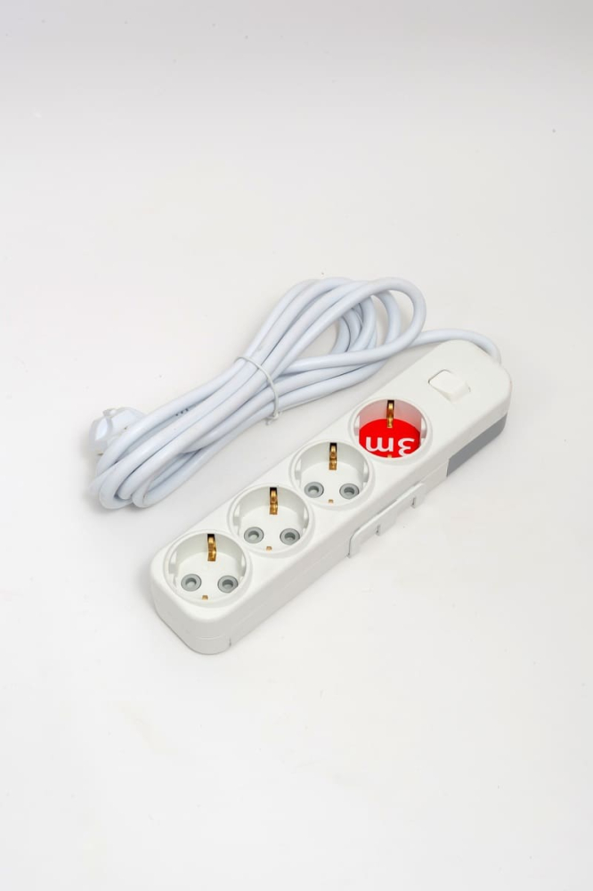 Удлинитель с/з 4вх с защитными шторками с включателем ELBI Myra 527-010203-422 в Санкт-Петербурге