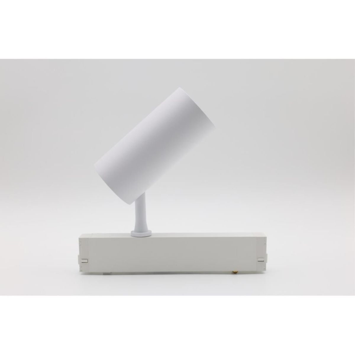 Трековый магнитный светильник Aployt Magnetic track 220 APL.0205.10.20 в Санкт-Петербурге