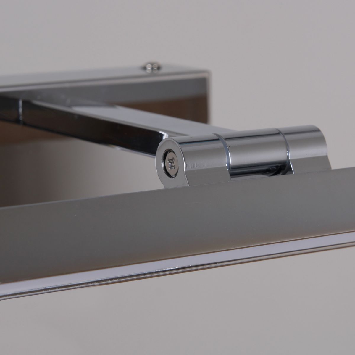 Подсветка для зеркал Reluce 17520-0.2-400 в Санкт-Петербурге