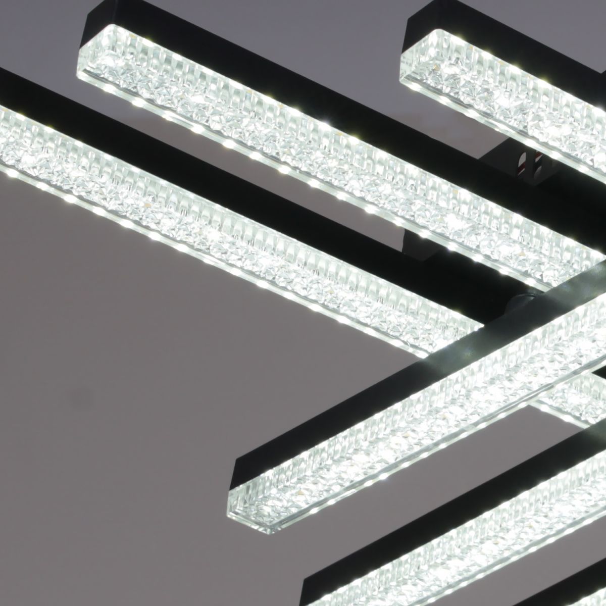 Потолочная люстра Reluce 79560-0.3-06 BK в #REGION_NAME_DECLINE_PP#