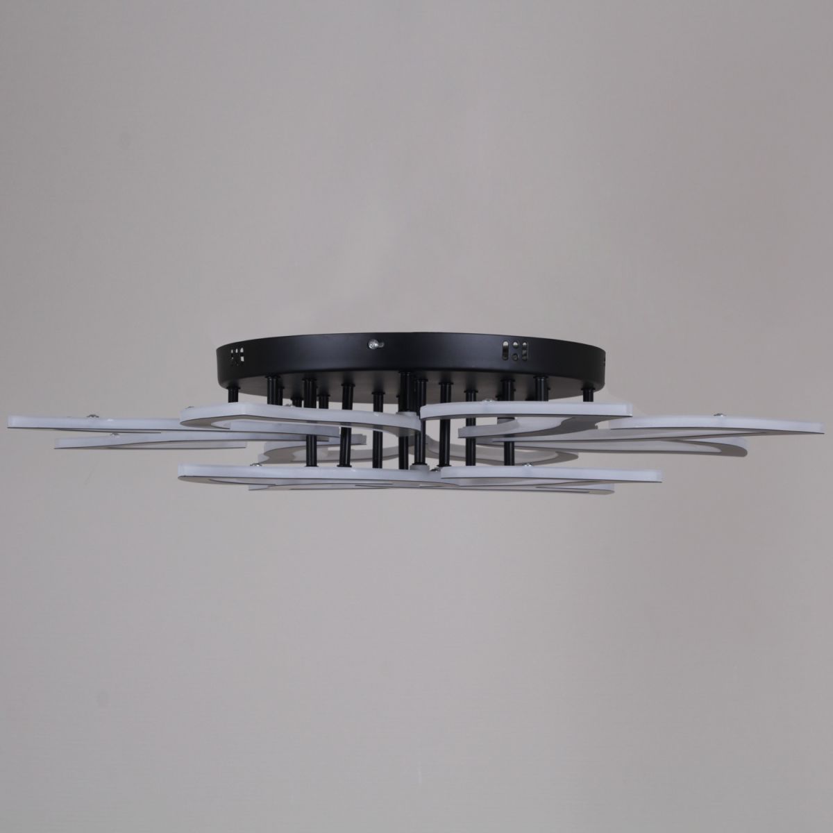 Потолочная люстра Reluce 30150-0.3-8+4 BK в Санкт-Петербурге