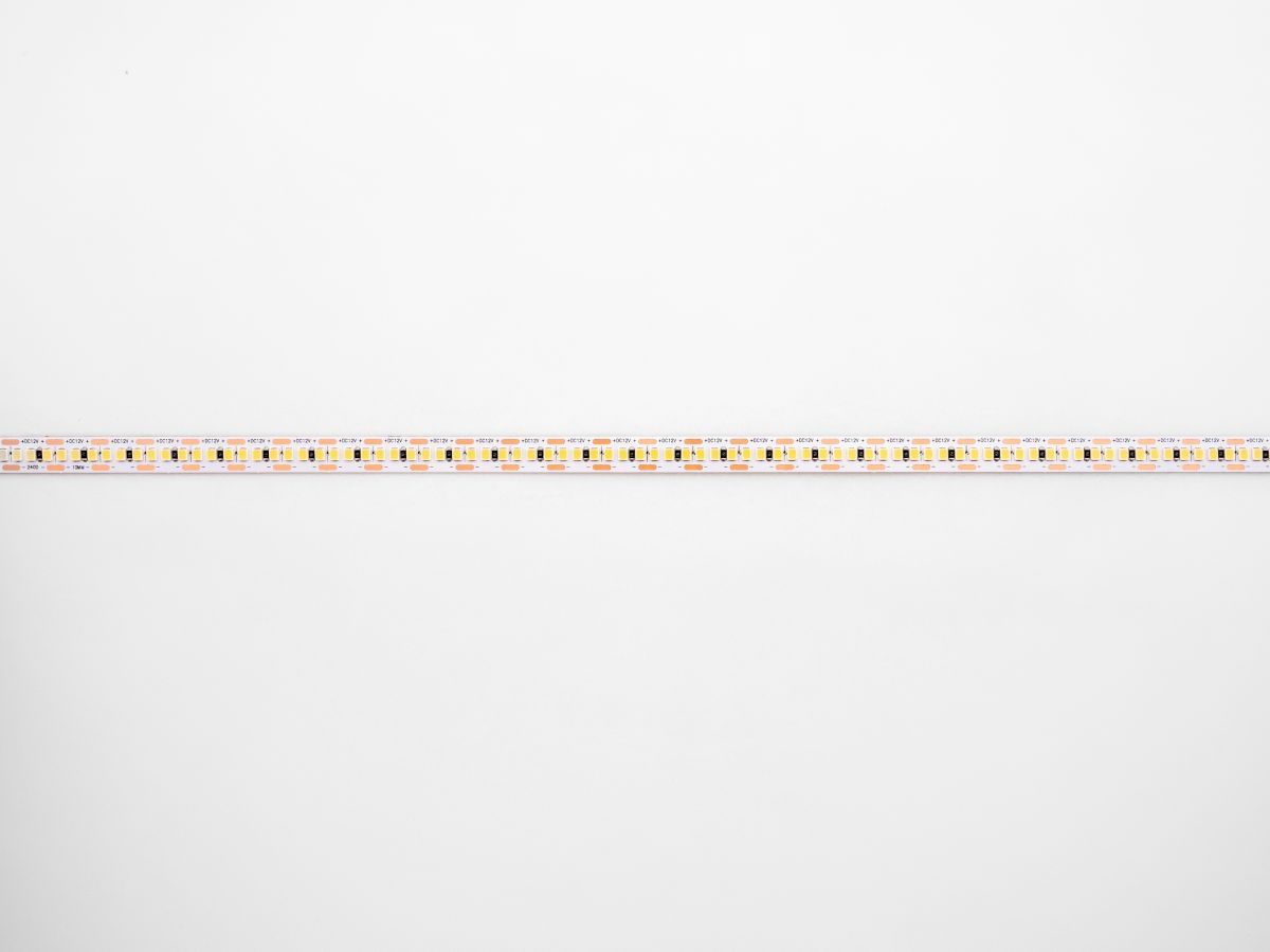 Светодиодная лента LEDS POWER 2835 240/м (18Вт/м) 12В нейтральная 002293 в Санкт-Петербурге