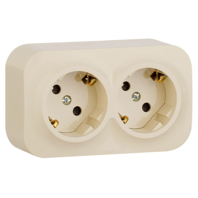Розетка 2х2К+З Legrand Quteo 16A 250V с/з со шторками слоновая кость 782253 в Санкт-Петербурге