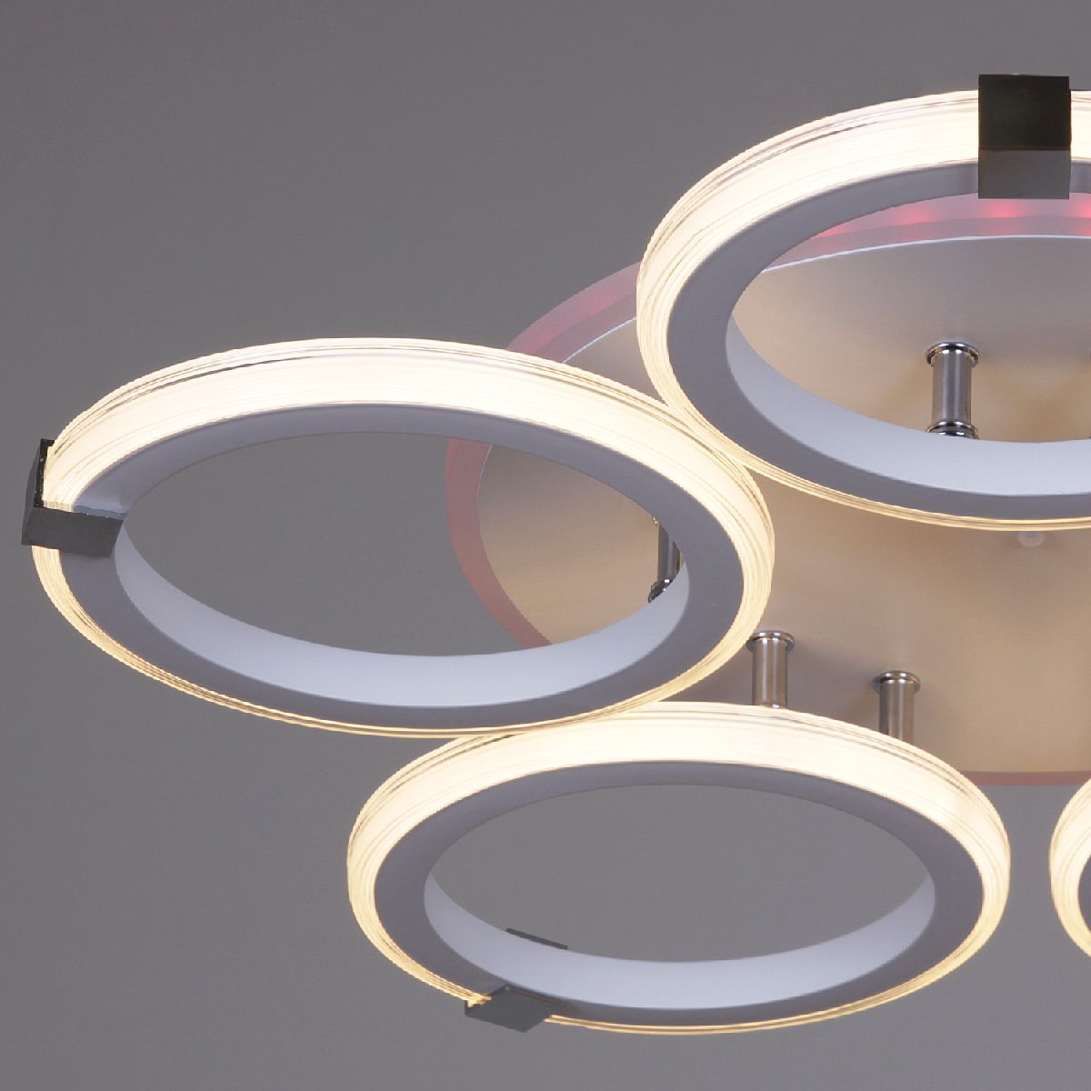 Потолочная люстра Reluce 06319-3.3-05 WH+CR (RGB) в Санкт-Петербурге