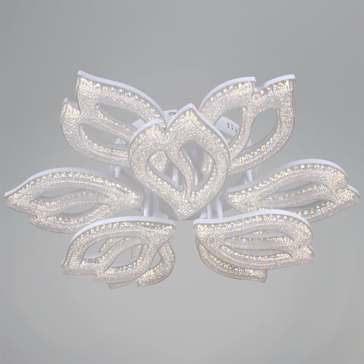 Потолочная люстра Reluce 39290-0.3-6+3 WH в Санкт-Петербурге