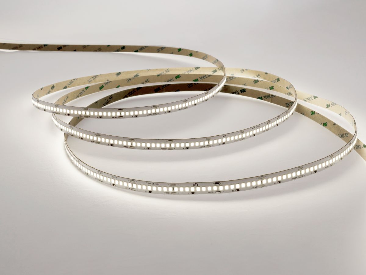 Светодиодная лента LEDS POWER 2835 240/м (22Вт/м) 24В холодная, серия ПРО140 005287 в Санкт-Петербурге