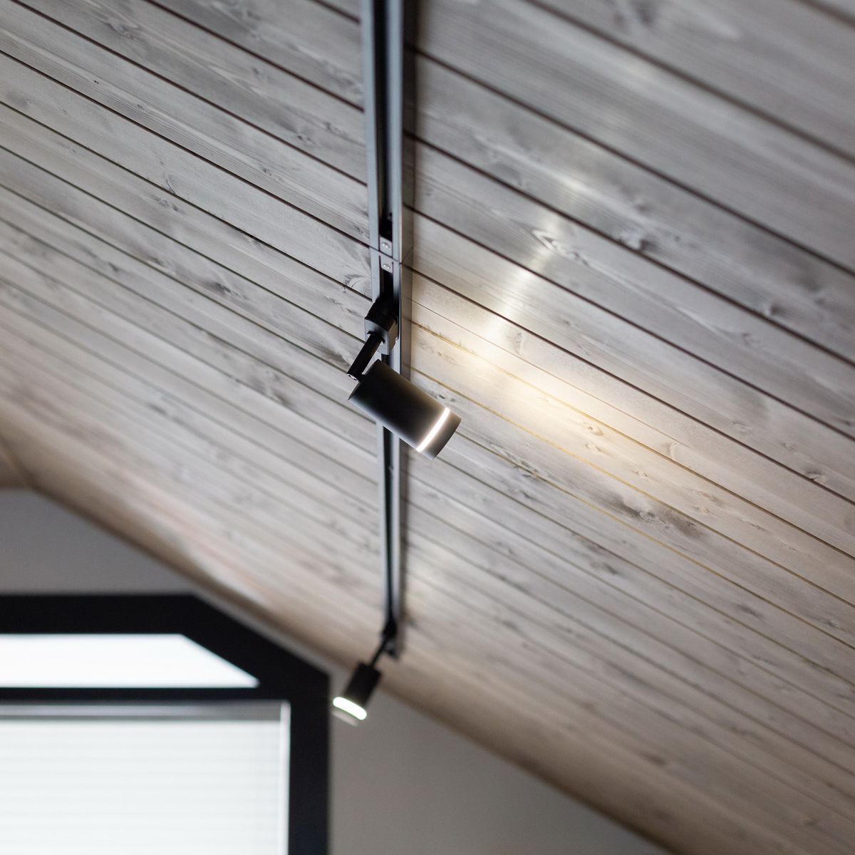 Однофазный шинопровод черный Elektrostandard Track Rail BK Surface 4690389178467 в #REGION_NAME_DECLINE_PP#