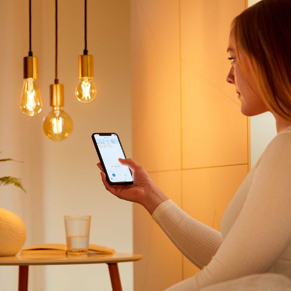 Умная светодиодная лампа Wiz Wi-Fi BLE50WST64E27920-50Amb1PF/6 E27 7W 2000/5000K 929003018701 в Санкт-Петербурге