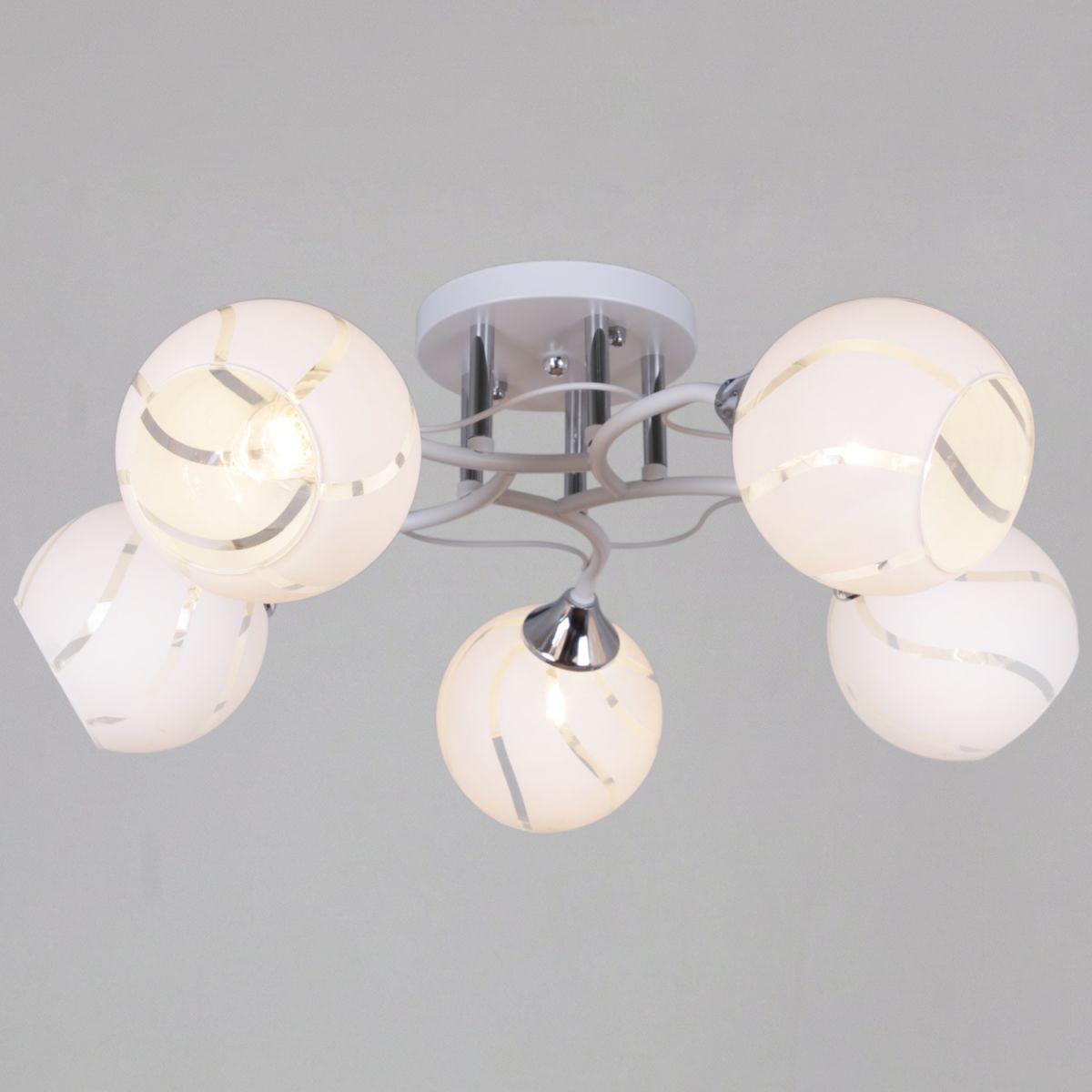 Потолочная люстра Reluce 99360-0.3-05 WH+CR в #REGION_NAME_DECLINE_PP#