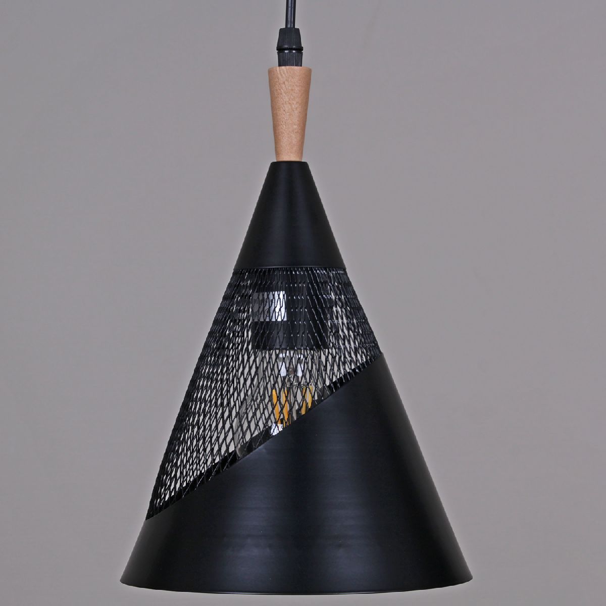 Подвесной светильник Reluce 03250-3.9-03 BK+WOOD в Санкт-Петербурге