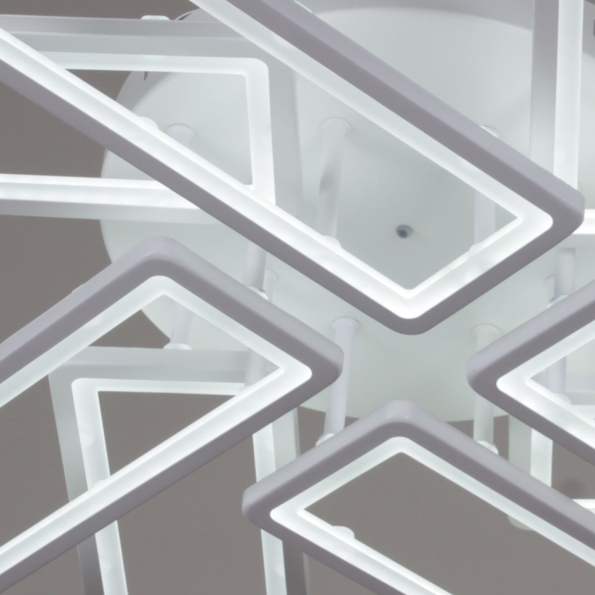 Потолочная люстра Reluce 03629-0.3-4+4 WH в #REGION_NAME_DECLINE_PP#