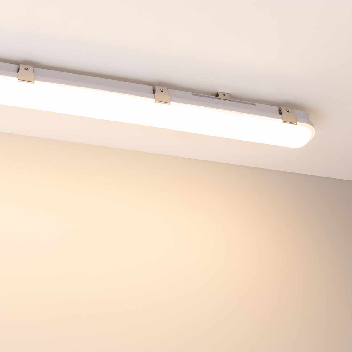 Линейный светильник Arlight ALT-DALLAS-EMERGENCY-L550-20W Day4000 (WH, 120 deg, 230V) (IP66 Пластик) 058143 в Санкт-Петербурге