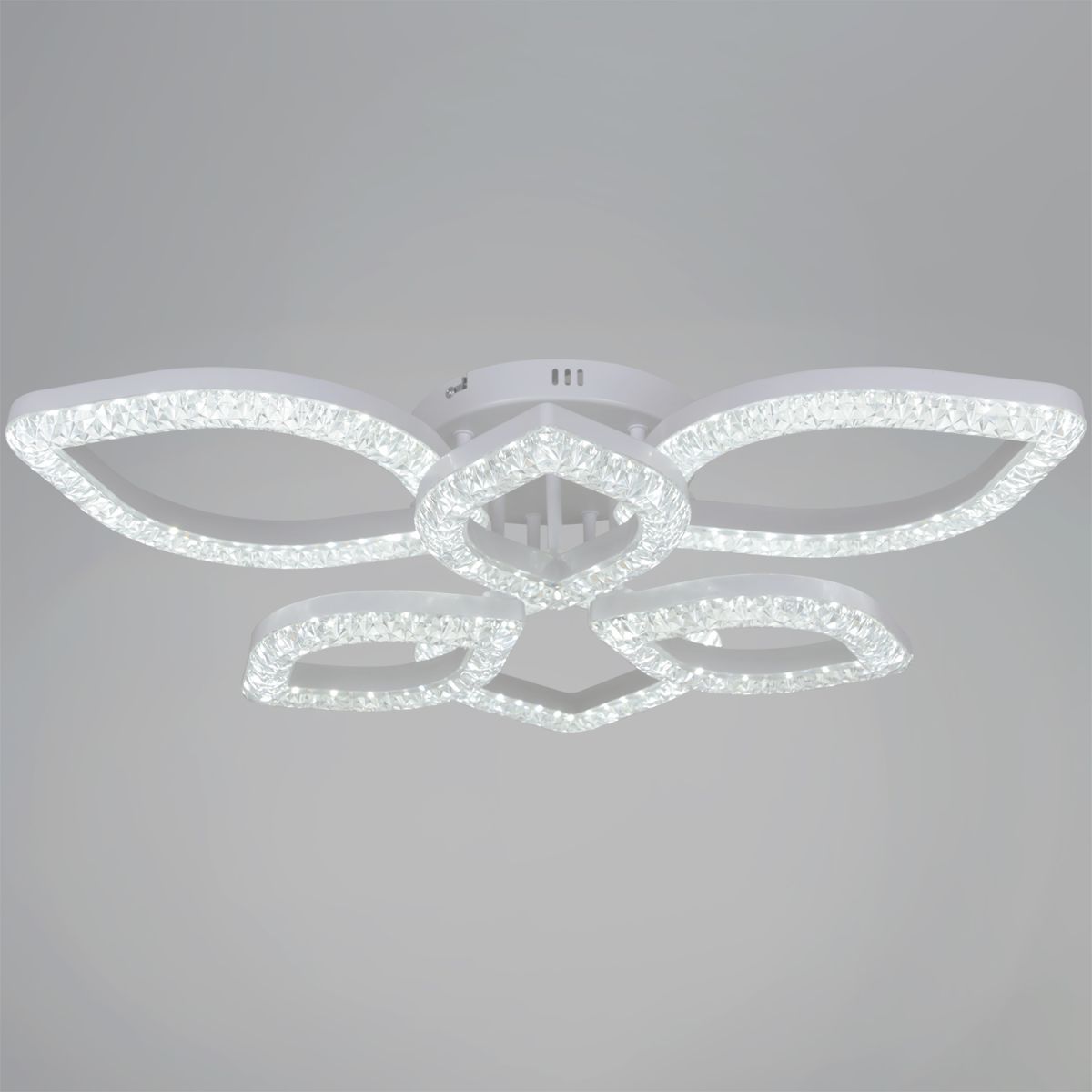 Потолочная люстра Reluce 28120-0.3-3+3C WH в Санкт-Петербурге