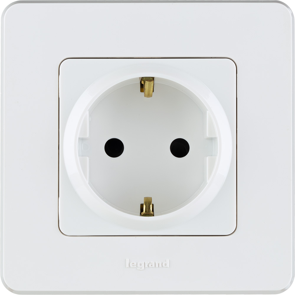 Розетка с/з со шторками Legrand Inspiria 673730 в Санкт-Петербурге