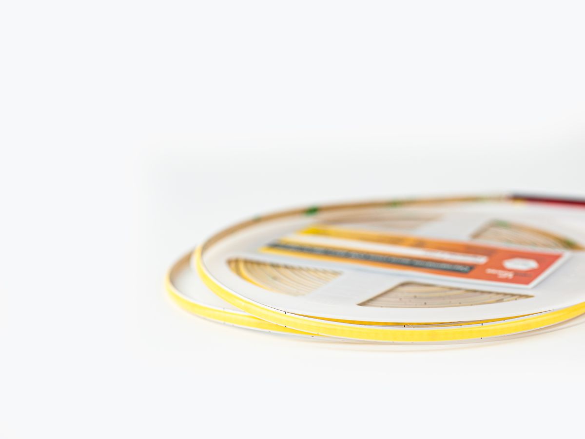 Светодиодная лента узкая LEDS POWER COB 480/м (8Вт/м) 24В холодная 4мм 008110 в Санкт-Петербурге