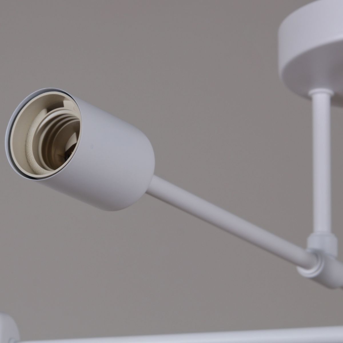 Потолочная люстра Reluce 01648-0.3-06 WH в Санкт-Петербурге