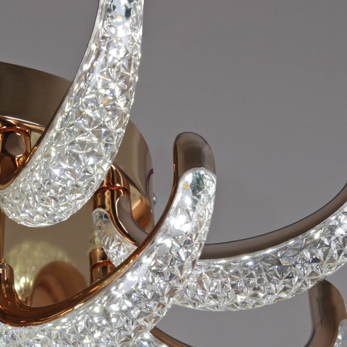 Потолочная люстра Reluce 60390-0.3-8+4 FG в #REGION_NAME_DECLINE_PP#