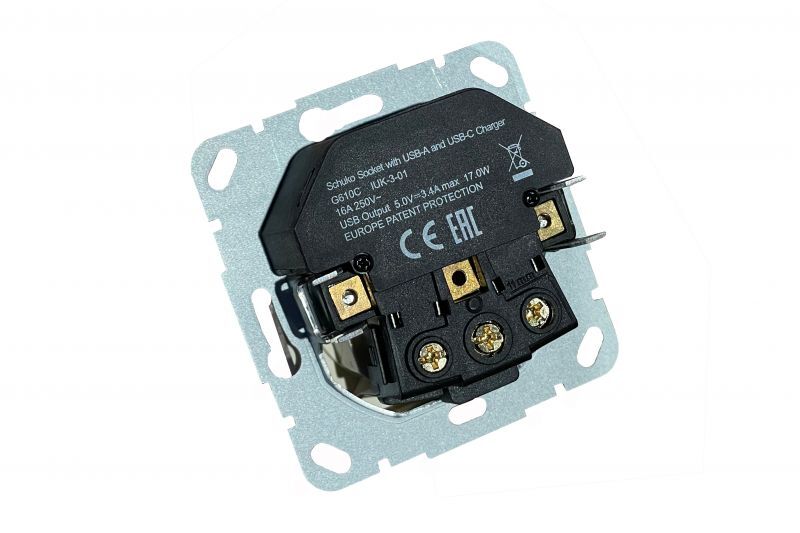 Розетка С/З+USB-зарядное устройство 3,4 А+TypeC IUK-3-01 E/B белая LIREGUS Epsilon в Санкт-Петербурге