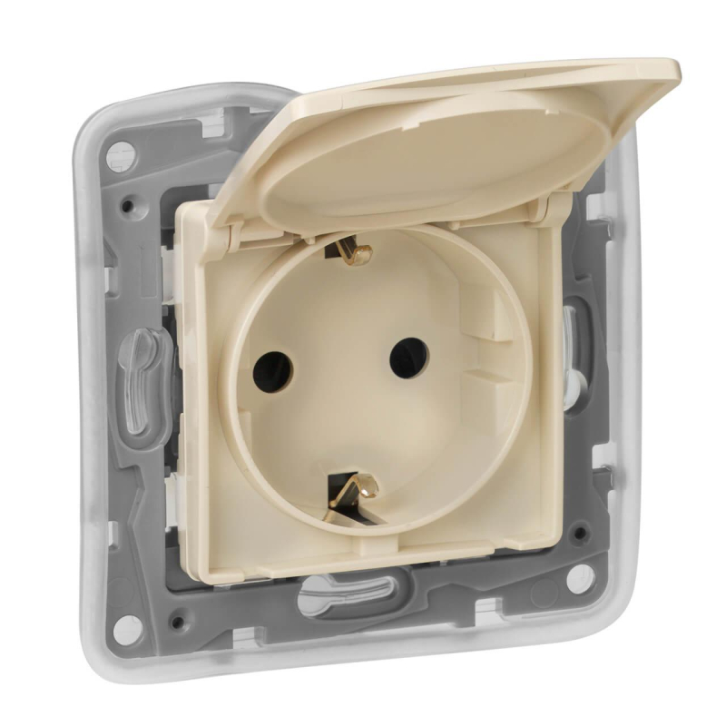 Розетка 2К+З Legrand Etika 16A 250V с/з со шторками крышкой безвинтовой зажим немецкий стандарт слоновая кость 672332 в Санкт-Петербурге