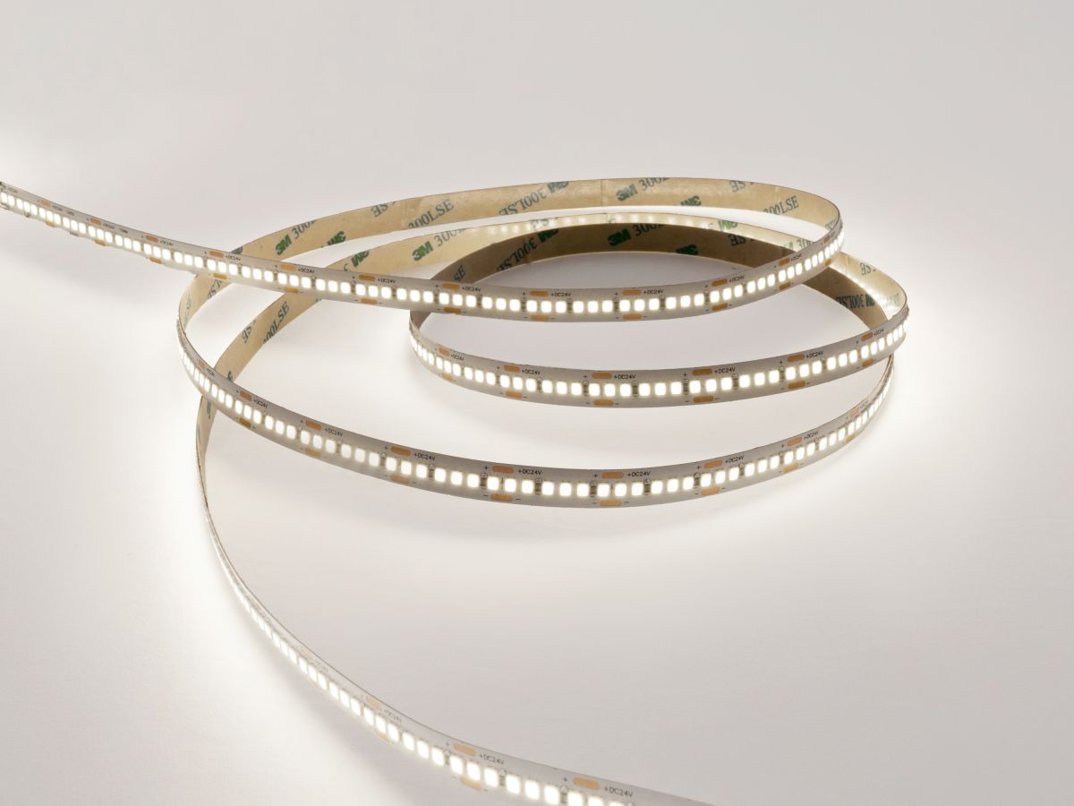 Светодиодная лента LEDS POWER 2835 240/м (18Вт/м) 12В нейтральная 002293 в Санкт-Петербурге
