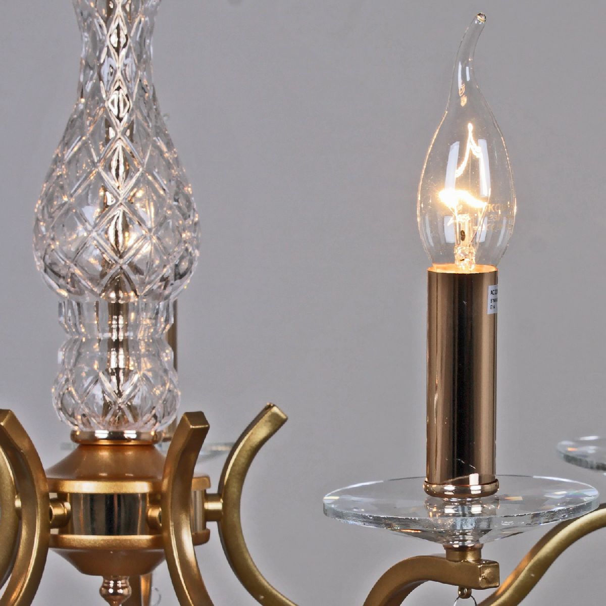 Подвесная люстра Reluce 03813-0.4-05 GD+FGD в #REGION_NAME_DECLINE_PP#