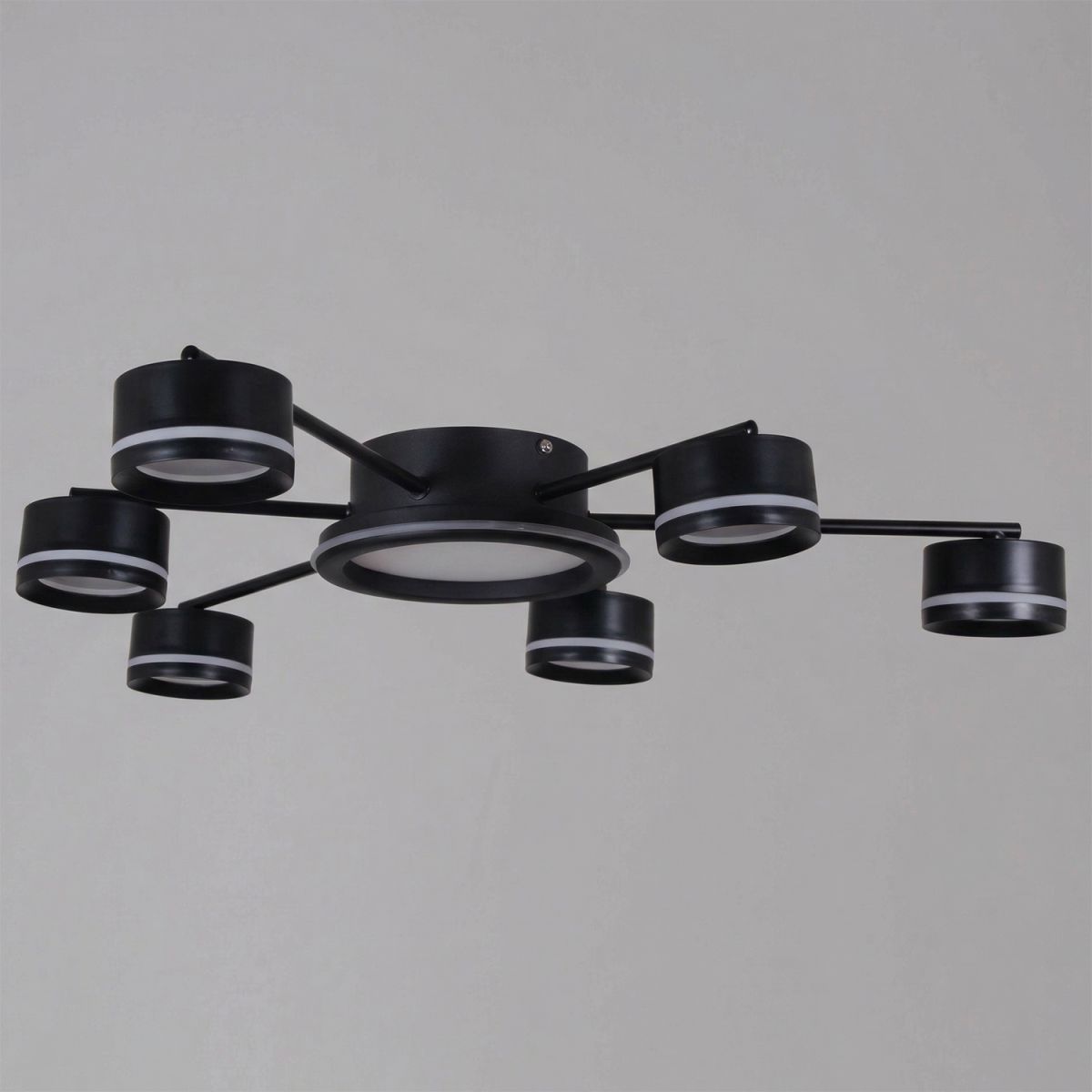 Потолочная люстра Reluce 20590-0.3-3+3+1 Black в Санкт-Петербурге