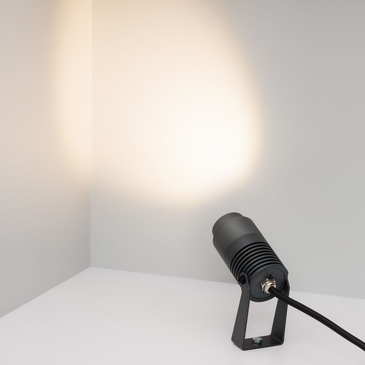 Прожектор Arlight ALT-RAY-ZOOM-R52-8W Warm3000 (DG, 10-40 deg, 230V) 028076(1) в Санкт-Петербурге