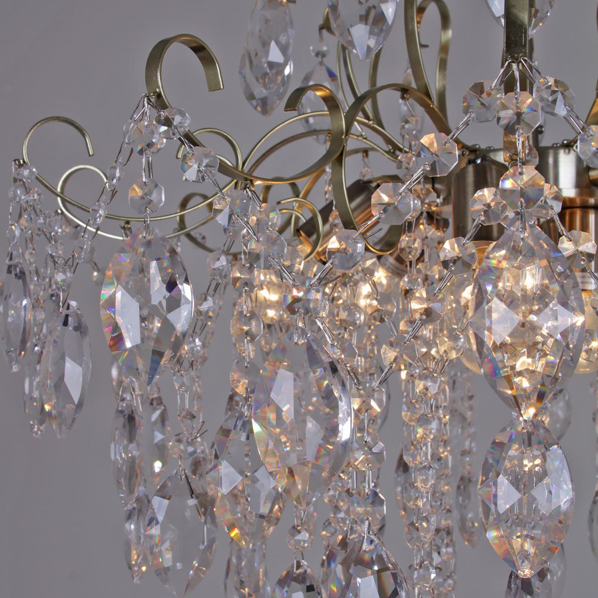 Люстра на штанге Reluce 67030-0.3-600A AB в Санкт-Петербурге