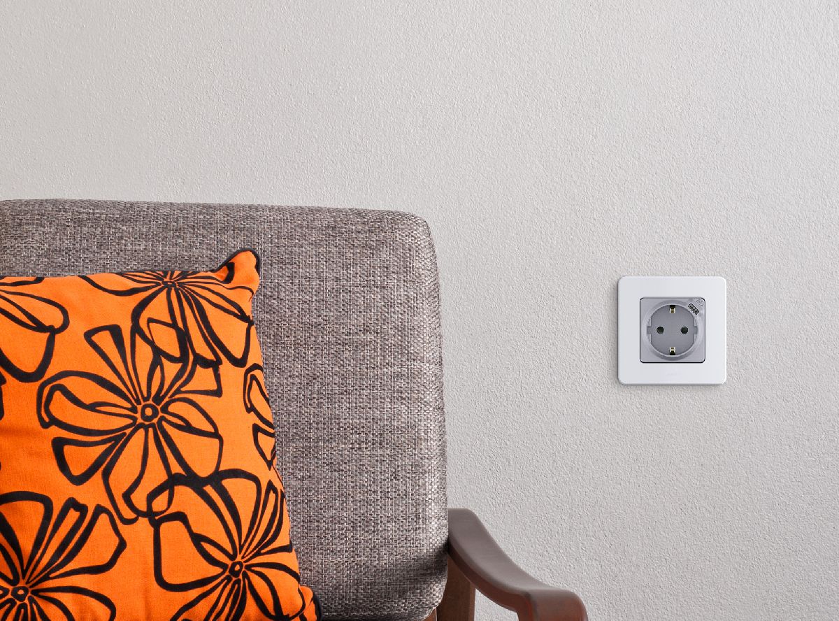 Розетка с/з с USB тип C со шторками Legrand Inspiria 673772 в Санкт-Петербурге