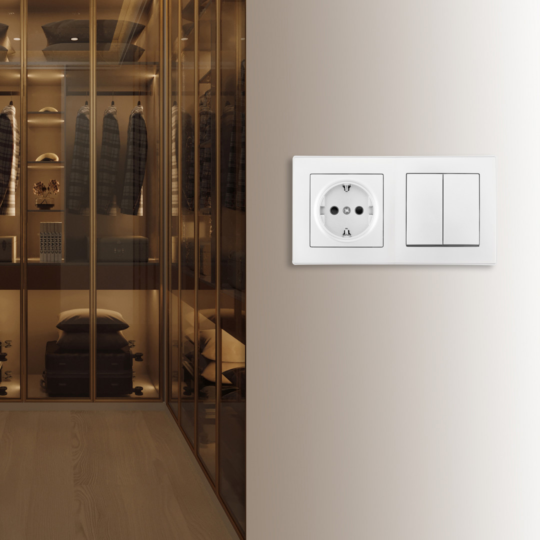 Выключатель двухклавишный с розеткой Arte Milano SET06-2-30-2-40-1 white в Санкт-Петербурге