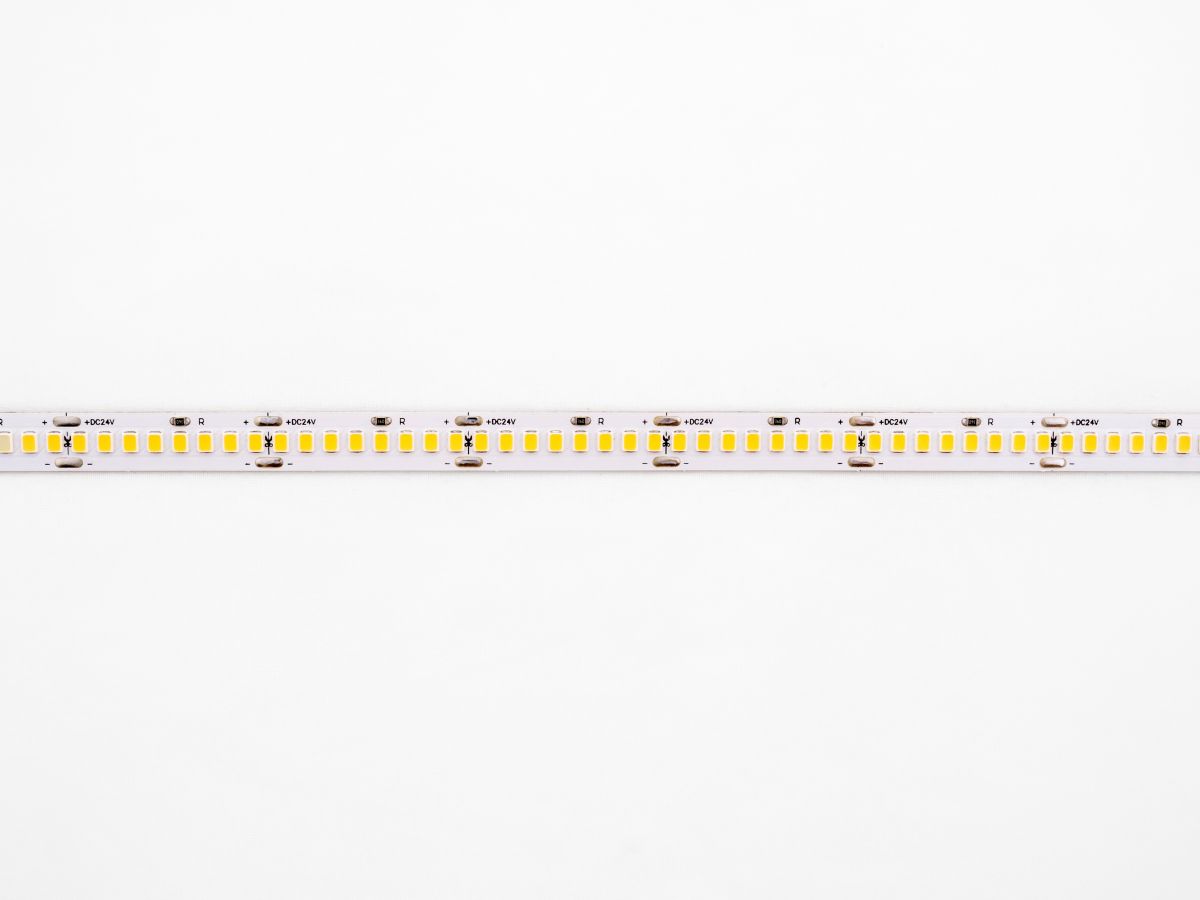 Светодиодная лента LEDS POWER 2835 240/м (22Вт/м) 24В теплая, серия ПРО140 005270 в #REGION_NAME_DECLINE_PP#